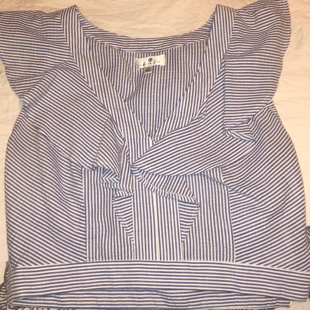 Semi crop sleeveless top